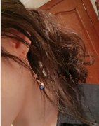 耳朵不对称必成大器真的假的，耳朵小又薄是不是不好？