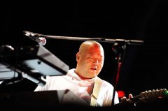 臧天朔和成龙有什么恩怨？臧天朔的老婆李梅资料照片